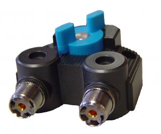 Komunica PWR-SW2M antenni lüliti 2-positsiooniline UHF-pistikud